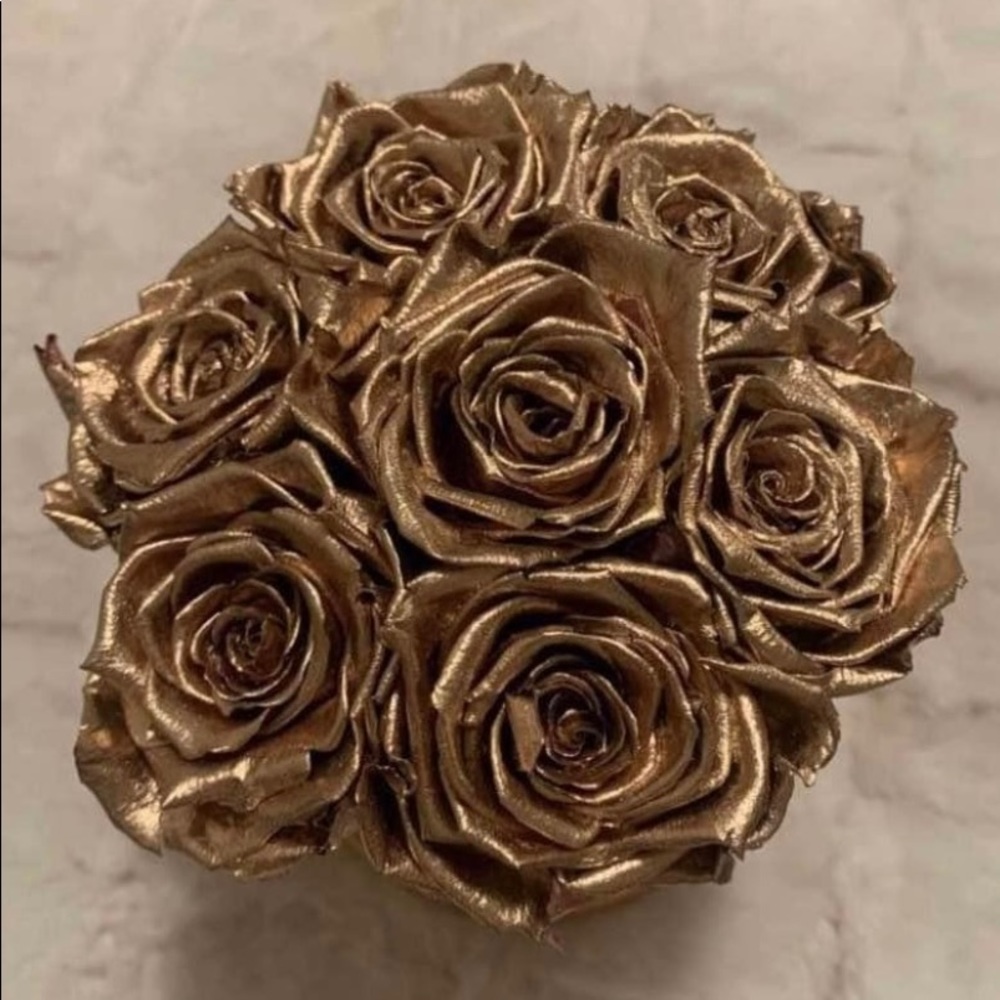 Gold Roses - The Million Roses